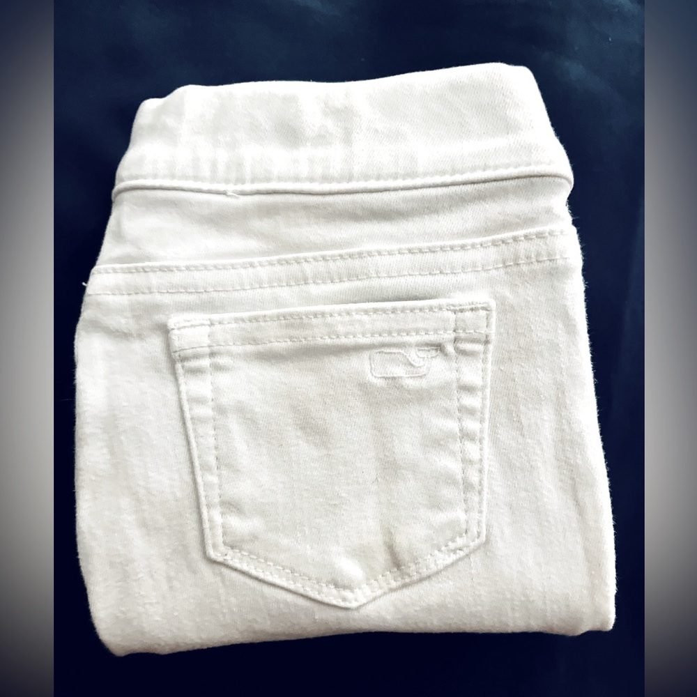 Vineyard Vines solid white shorts and pants bundle